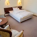 Hotel Buergerhof 3*