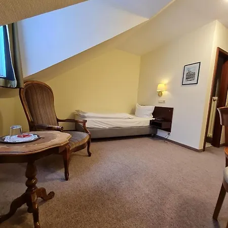 Buergerhof מלון 3*